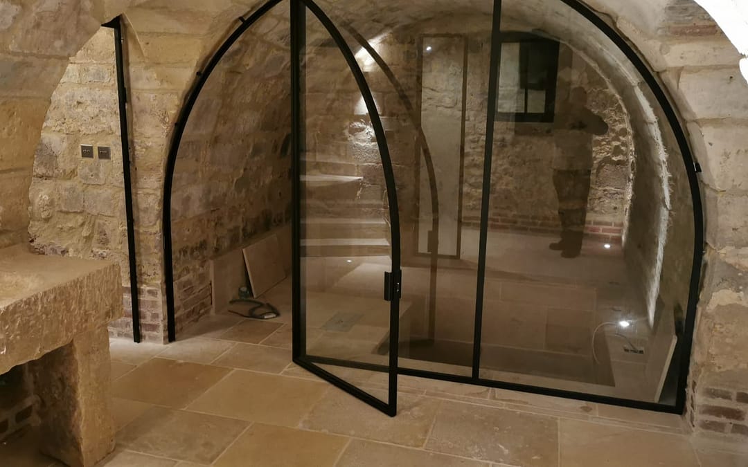 Dalles, lavabos, escalier, bain romain, château XVIIème, Picardie