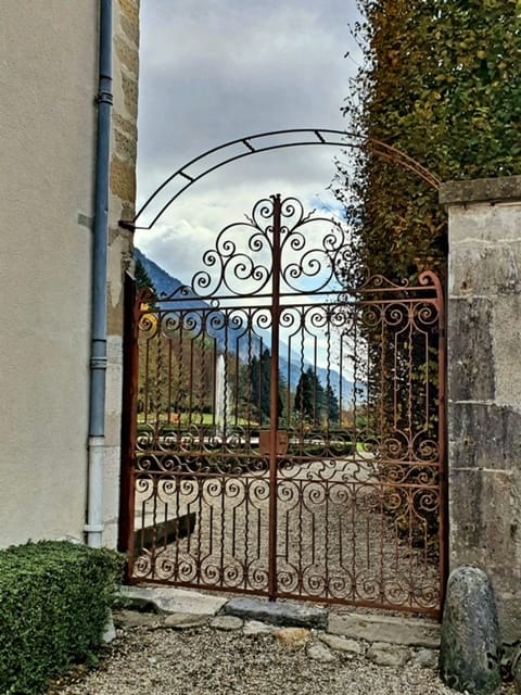 Portail en ferronnerie, château XVIIème, massif de la Chartreuse