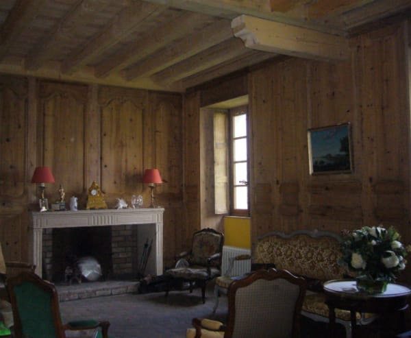 Cheminée Louis XVI, boiseries, briquettes, tomettes